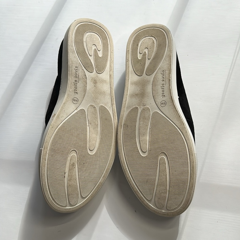 Gentle Souls black suede loafer mules 9 M - Picture 2 of 4
